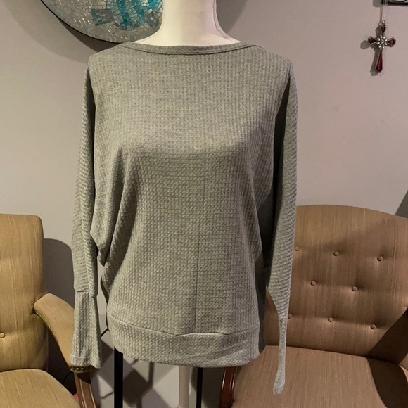 REBORN J grey thermal drop shoulder super cute top - Picture 1 of 5